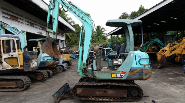 รถขุด YANMAR รุ่น B37-2- แทร็กเหล็ก มือสองญี่ปุ่น รถขุด YANMAR รุ่น B37-2- แทร็กเหล็ก มือสองญี่ปุ่น