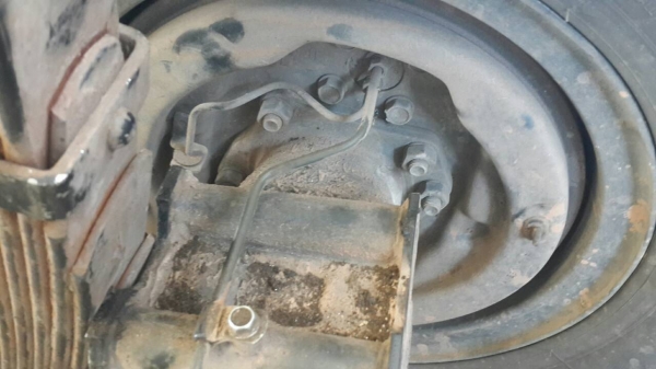 ** ราคา 52,000 บาท **เสื้อเพลา+ชุดแหนบ ISUZU FRR210 แรงม้า ออกห้างแท้รถปีเดียว(ไม่ให้ยางและกระทะนะครับ)