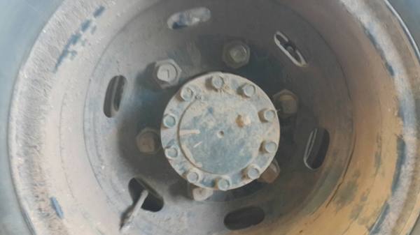 ** ราคา 52,000 บาท **เสื้อเพลา+ชุดแหนบ ISUZU FRR210 แรงม้า ออกห้างแท้รถปีเดียว(ไม่ให้ยางและกระทะนะครับ)