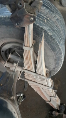 ** ราคา 52,000 บาท **เสื้อเพลา+ชุดแหนบ ISUZU FRR210 แรงม้า ออกห้างแท้รถปีเดียว(ไม่ให้ยางและกระทะนะครับ)