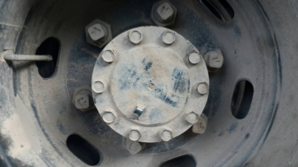 ** ราคา 52,000 บาท **เสื้อเพลา+ชุดแหนบ ISUZU FRR210 แรงม้า ออกห้างแท้รถปีเดียว(ไม่ให้ยางและกระทะนะครับ)