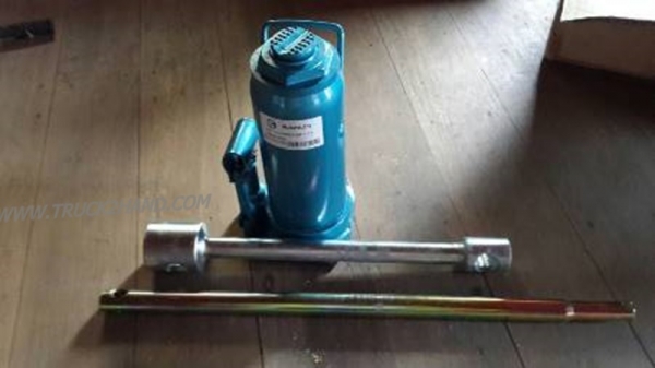 แม่แรงยกรถใหญ่