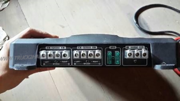 เครื่องขยายเสียง กำลังขับ 800 Watt เครื่องขยายเสียง กำลังขับ 800 Watt