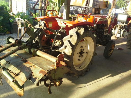 ขายรถไถนา  YANMAR   YM 1700  รถเก่ๅนอกยังไม่เคยใช้งานในไทย  รถนาพร้อมfตารื่  ขับ6 คลื่อน 2ล้อรถพร้อมใช้งานมีเอกสารแจ้งจําหน่วยพร้อมราคาแพง