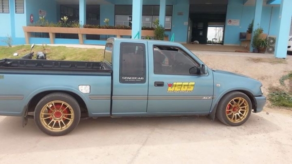 ต้องการขาย  ISUZU  dragon eye 3000