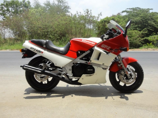 ขาย Honda Clubman400 และ Kawasaki Gpz400r ขาย Honda Clubman400 และ Kawasaki Gpz400r