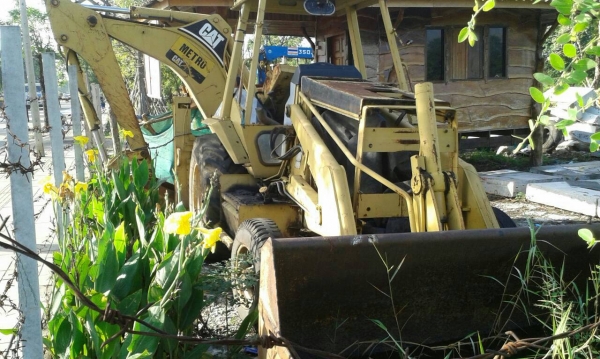 รถเจซีบีตักหน้าขุดหลัง