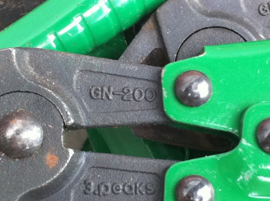 คีมตัดด้ามเขียวยาว ผลิตญี่ปุ่น มีการช่วยผ่อนแรงในการตัด มีปุ่มล๊อกได้ ปรับตั้งระยะการตัดได้ มือสองคัดแลัวสภาพสวย คม ตัวคีมแข็ง คีมตัดด้ามเขียวยาว ผลิตญี่ปุ่น มีการช่วยผ่อนแรงในการตัด มีปุ่มล๊อกได้ ปรับตั้งระยะการตัดได้ มือสองคัดแลัวสภาพสวย คม ตัวคีมแข็ง