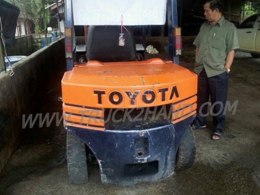 รถโฟล์คลิฟท์ ยี่ห้อ TOYOTA รถโฟล์คลิฟท์ ยี่ห้อ TOYOTA