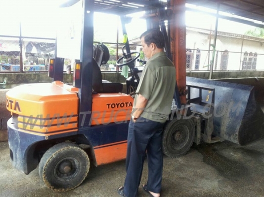 รถโฟล์คลิฟท์ ยี่ห้อ TOYOTA รถโฟล์คลิฟท์ ยี่ห้อ TOYOTA