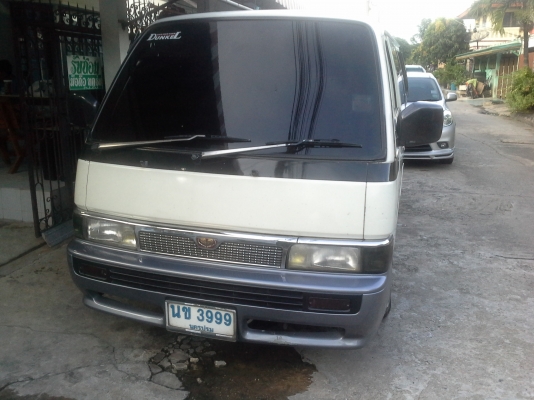 ขายรถตู้ nissan urvan