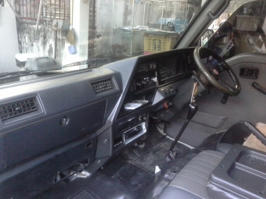 ขายรถตู้ nissan urvan ขายรถตู้ nissan urvan