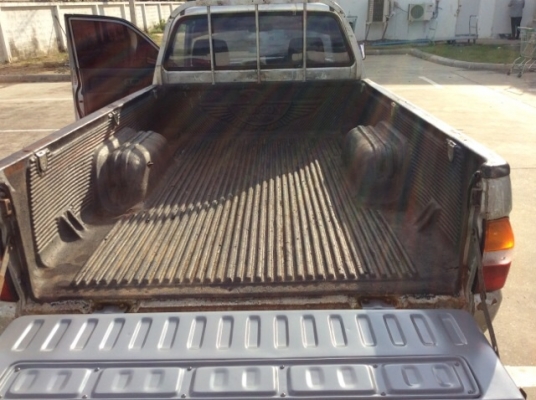 ขายรถกระบะมิตซูสตราด้า ตอนเดียว ปี97 เครื่องเดิม 2.5 เกียร์ธรรมดา ภายในสวย แอร์เย็น สีต้องทำ กันร้อนเดิม ล้อแม็ก15" เครื่องแน่นวิ่งดี เกียร์แน่น ช่วงล่างดี รถขับดีครับ เอกสารพร้อม ขายถูกครับ