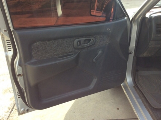 ขายรถกระบะมิตซูสตราด้า ตอนเดียว ปี97 เครื่องเดิม 2.5 เกียร์ธรรมดา ภายในสวย แอร์เย็น สีต้องทำ กันร้อนเดิม ล้อแม็ก15" เครื่องแน่นวิ่งดี เกียร์แน่น ช่วงล่างดี รถขับดีครับ เอกสารพร้อม ขายถูกครับ