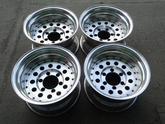 ขายแม็กซ์ขอบ15"กว้าง8.5"สวยๆ 4วง JAPAN ครับไม่มีซ่อมครับ