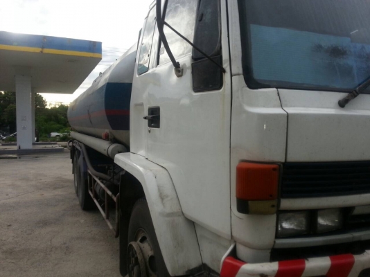 10ล้อรถน้ำมัน175แรง รถสภาพดีใช้ได้ ห้างแท้ ถัง15000ล.ยังไม่โหลดล่าง..เล่มพร้อม รถใช้งานอยู่...