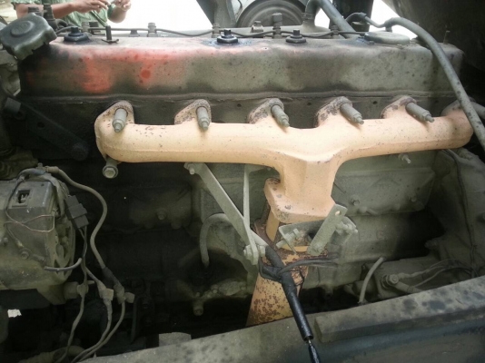 10ล้อรถน้ำมัน175แรง รถสภาพดีใช้ได้ ห้างแท้ ถัง15000ล.ยังไม่โหลดล่าง..เล่มพร้อม รถใช้งานอยู่...