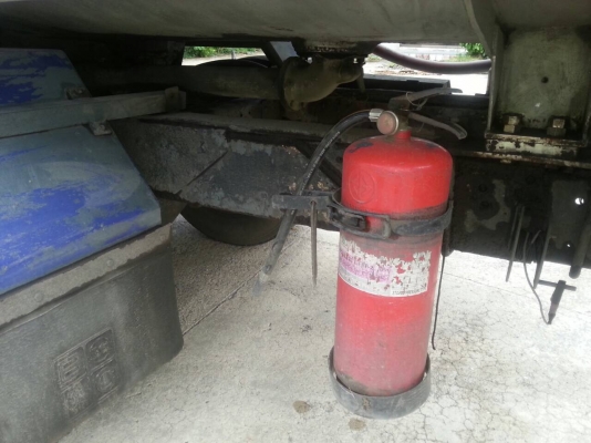 10ล้อรถน้ำมัน175แรง รถสภาพดีใช้ได้ ห้างแท้ ถัง15000ล.ยังไม่โหลดล่าง..เล่มพร้อม รถใช้งานอยู่...