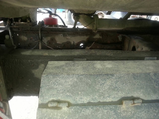 10ล้อรถน้ำมัน175แรง รถสภาพดีใช้ได้ ห้างแท้ ถัง15000ล.ยังไม่โหลดล่าง..เล่มพร้อม รถใช้งานอยู่...