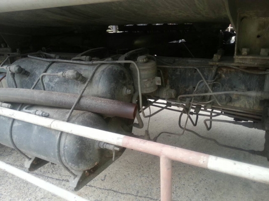 10ล้อรถน้ำมัน175แรง รถสภาพดีใช้ได้ ห้างแท้ ถัง15000ล.ยังไม่โหลดล่าง..เล่มพร้อม รถใช้งานอยู่...