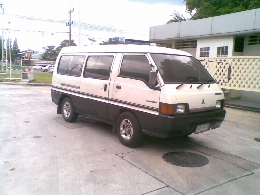ขายรถตู้เอนกประสงค์เปิดข้างได้พร้อมกัน มิตซูบิชิ L300 ราคาถูก