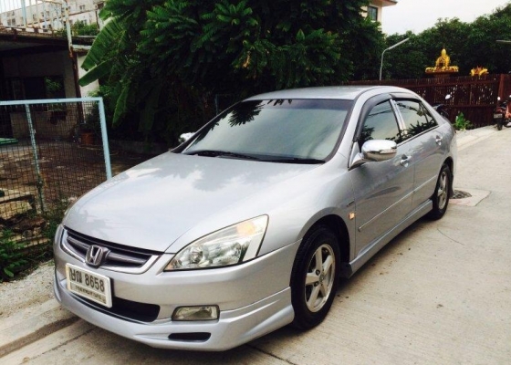 ขาย Accord ปี2003 เครื่อง 2.4 I V-Tec ราคา 190,000 บาท จับมือไปโอนขนส่งได้เลย