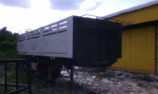 ขายด่วนครับ หางเซมิดั้ม 2 คาน อู่ หน้าพระลาน สวยพร้อมใช้เลยครับ ขายด่วนครับ หางเซมิดั้ม 2 คาน อู่ หน้าพระลาน สวยพร้อมใช้เลยครับ