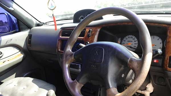 Grandis4WD 2003 ถูกๆ Grandis4WD 2003 ถูกๆ