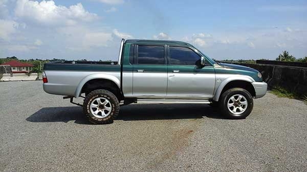 Grandis4WD 2003 ถูกๆ Grandis4WD 2003 ถูกๆ