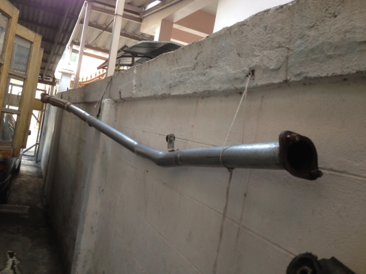 ขายท่อเหล็กขาว ขนาด2.5นิ้ว ยาว105นิ้ว  ถอดออกจากรถe30 4ประตู เครืองsr20 โบ สภาพok ตามรูปคับ ราคา1500บาท โทร0924462525โส กทม