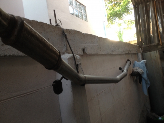 ขายท่อเหล็กขาว ขนาด2.5นิ้ว ยาว105นิ้ว  ถอดออกจากรถe30 4ประตู เครืองsr20 โบ สภาพok ตามรูปคับ ราคา1500บาท โทร0924462525โส กทม