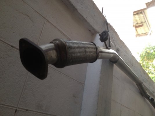 ขายท่อเหล็กขาว ขนาด2.5นิ้ว ยาว105นิ้ว  ถอดออกจากรถe30 4ประตู เครืองsr20 โบ สภาพok ตามรูปคับ ราคา1500บาท โทร0924462525โส กทม