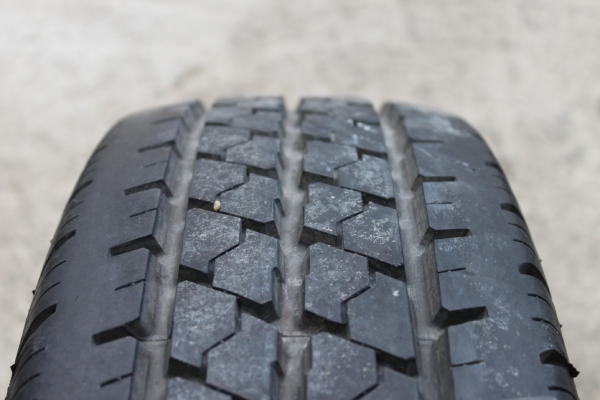 ขายยางรถกระบะขอบ14"สภาพใหม่ พร้อมกระทะล้อ 2เส้น ราคา 2,400บาท