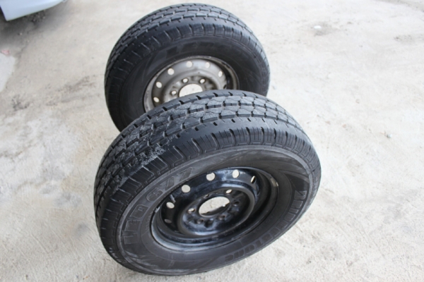 ขายยางรถกระบะขอบ14"สภาพใหม่ พร้อมกระทะล้อ 2เส้น ราคา 2,400บาท