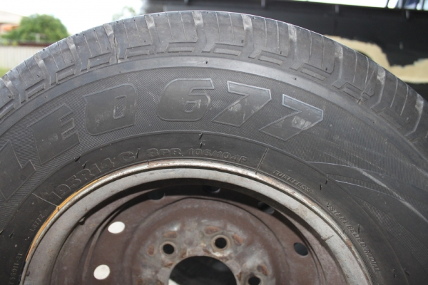 ยางรถกระบะขอบ14"สภาพใหม่ พร้อมกระทะล้อ 2เส้น ราคา 2,400บาท