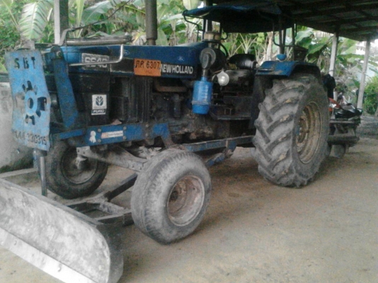 ขายรถไถ FORD 6640 เพลาเดี่ยว รุ่นกรองใหญ่ ใบมีดดันหน้า 7 จาน เล่มทะเบียน ราคา 380000