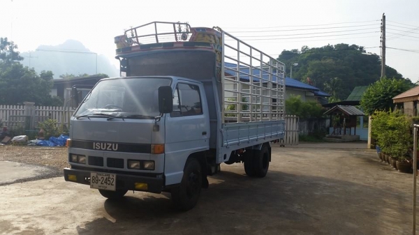 6ล้อ NKR 110 hp เครื่องดีคัดซีสวย 6ล้อ NKR 110 hp เครื่องดีคัดซีสวย