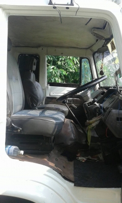 ขายรถบรรทุกหกล้อกระบะพื้นเรียบ HENO เครื่อง EH 700