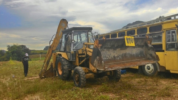 ขายรถตักหน้าขุดหลัง JCB 3 CX 2 เพลา ราคา 380000 ขายรถตักหน้าขุดหลัง JCB 3 CX 2 เพลา ราคา 380000