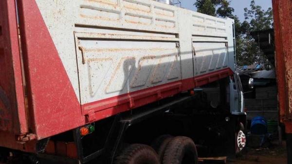 รถอีซูซุ 10 ล้อดั้ม  FXZ  240 แรงม้า. ปี 38   สนใจติดต่อ 081 - 6079515