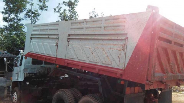 รถอีซูซุ 10 ล้อดั้ม  FXZ  240 แรงม้า. ปี 38   สนใจติดต่อ 081 - 6079515