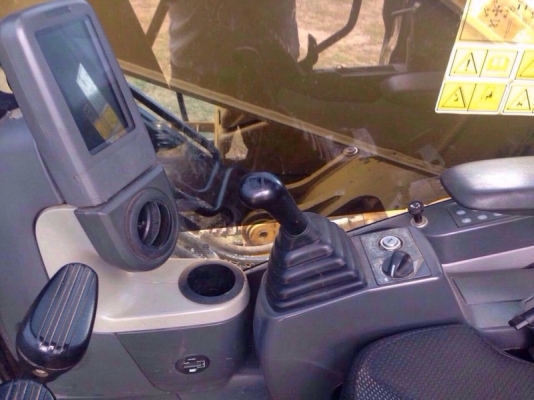 รถแบคโฮ  CAT 320 - D   ( รถทำงาน 1,xxx ชม. ) , ( มีขาย 2 คัน. )   สนใจติดต่อ 081 - 6079515