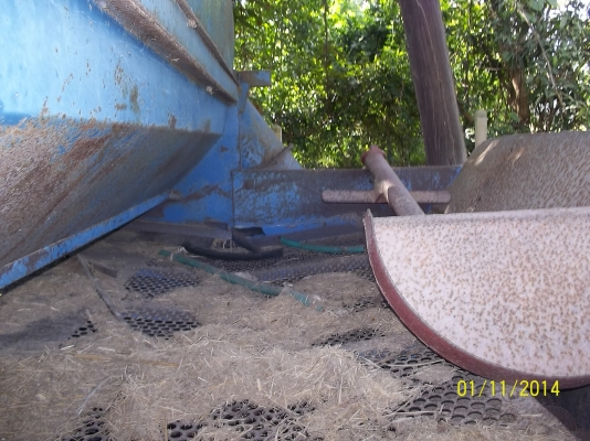 ขายตู้นวดทะเลทอง 5 ฟุต ใส่กับรถไถฟอร์ด ราคา 35000 บาท