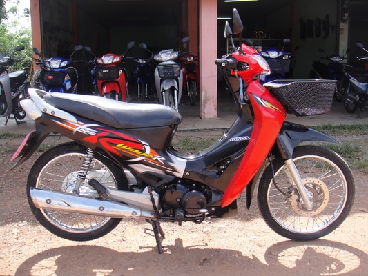 ขาย เวฟ 125 สีแดง - ดำ  ต๊าดมือ สวยพร้อมใช้ ทะเบียนพร้อมชุดโอน