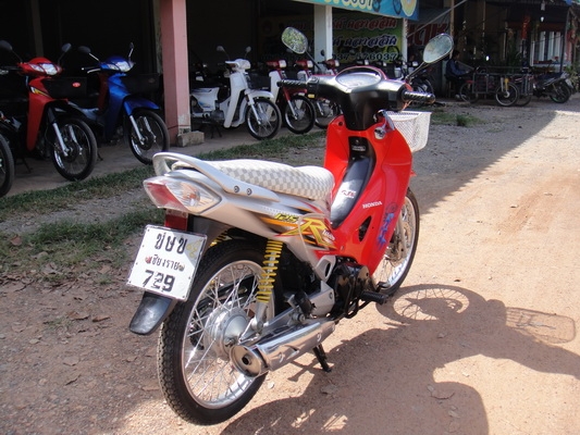 ขาย เวฟ 125 สีแดง - ดำ กุญแจใหญ่ สภาพสวยพร้อมใช้ ทะเบียนพร้อมชุดโอน