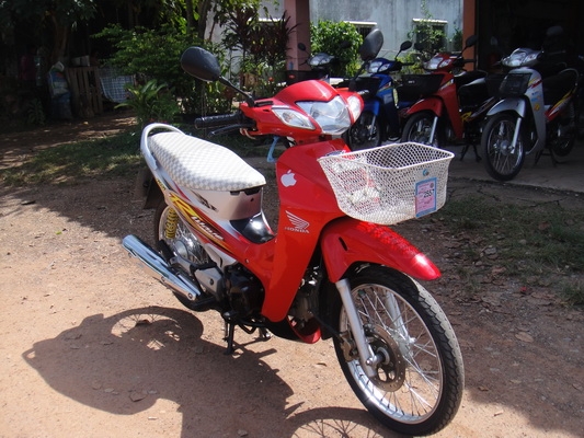 ขาย เวฟ 125 สีแดง - ดำ กุญแจใหญ่ สภาพสวยพร้อมใช้ ทะเบียนพร้อมชุดโอน