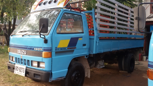 (ร้านรุ่งโรจน์ 082-1057078)ขาย 6 ล้อ ISUZU NKR 110แรง (4 BE1ฝาดำ) เครื่องแห้ง แน่นแรงดีสุดๆ แซสซีสวยๆไม่ผุไม่ดาม พวงมาลัยพาวเวอร์ เกียร์สั้น ดั้มหัวได้ ยางใหม่ๆ6 เส้น รถวิ่งดีขับขี่ง่าย ทะเบียนพร้อมโอนทั่วไทย พร้อมใช้งานสุดๆๆ (ร้านรุ่งโรจน์ 082-1057078)ขาย 6 ล้อ ISUZU NKR 110แรง (4 BE1ฝาดำ) เครื่องแห้ง แน่นแรงดีสุดๆ แซสซีสวยๆไม่ผุไม่ดาม พวงมาลัยพาวเวอร์ เกียร์สั้น ดั้มหัวได้ ยางใหม่ๆ6 เส้น รถวิ่งดีขับขี่ง่าย ทะเบียนพร้อมโอนทั่วไทย พร้อมใช้งานสุดๆๆ