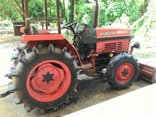 ขาย KUBOTA L2605 DT 2เพลา พร้อมดันหน้า มีเอกสารพร้อมโอน อะไหล่ศูนย์คูโบต้า  ราคา 130,000