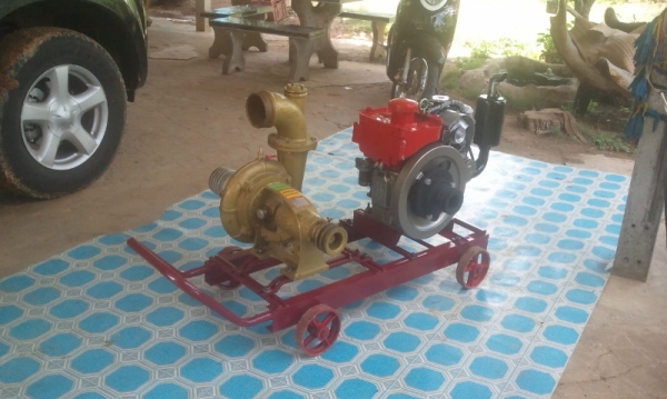 ต้องการขายเครื่องสูบน้ำ+ปั้ม4นิ้ว+แท่น มารับสินค้าเองลดเหลือ9000