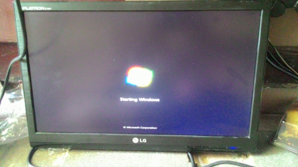 ขาย จอคอม สองจอ ขนาด 19"